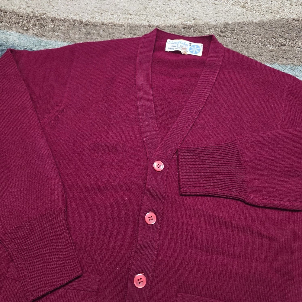 Vintage Snowflakes Pure Wool Cardigan Sweater Red Button Up 32
